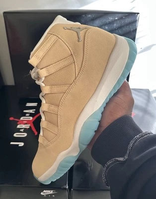Retro Jordan 11 H-Town Size 11 - Image 1 of 4
