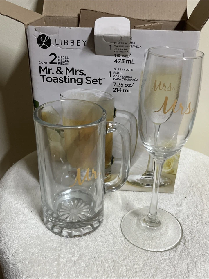 Juego de tostadas Libbey Mr. & Mrs. taza de vidrio de 16 oz y flauta de vidrio de 7,25 oz nuevo Foto 1 de 4