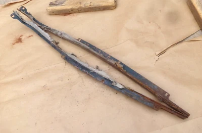 Chevy 1940 carrocería delantera un pilar viento encaje molduras retenedores par original coche GM Foto 1 de 4