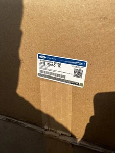 OEM NEW 2008-2014 Ford E-150 Super Duty Left Composite Headlamp AC2Z-13008-D - Picture 1 of 3