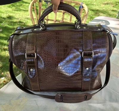 Bolso de viaje y maquillaje Bath & Body Works grande marrón imitación cuero cocodrilo Foto 1 de 4