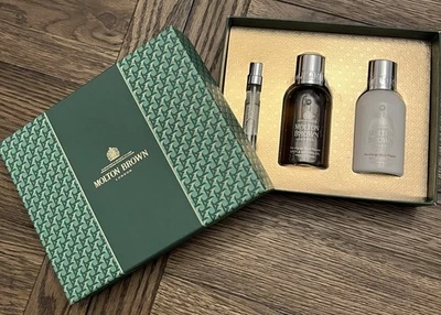 Molton Brown London 3.3oz Re-Charge Pimienta Negra Lavado Corporal Loción Set de Regalo NUEVO Foto 1 de 4