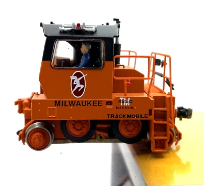 HO BROADWAY LIMITED 6012 TRACKMOBILE MILWAUKEE ROAD # 4850 DC DCC - Image 1 of 3