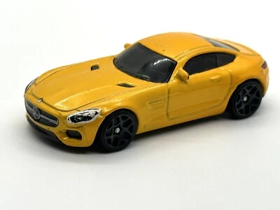 Hot Wheels/2015/MERCEDES-AMG GT/2017 Mattel/Exotics Series/amarillo (B5) Foto 1 de 4