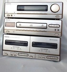  ONKYO SINTOAMPLIFICATORE R-05 -CD PLAYER -TAPE DECK DOPPIA MECCANICA-  - Foto 1 di 12