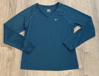 Camisa pulóver de manga larga Nike Performance para mujer verde azulado medio Foto 1 de 4