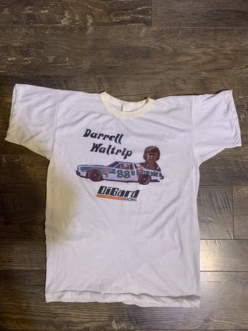 Vintage Darrell Waltrip Mens Tshirt White Cotton Nascar Gatorade Digard 1980’s Cover
