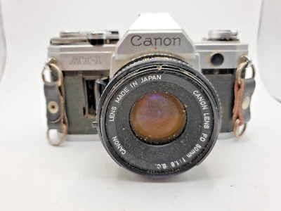 Vtg  Canon AT-1 35mm Camera w/ FD 50mm 1 : 1.8 Japan Parts Only UNTESTED AS IS Foto 1 de 4