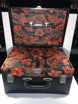 Locking Box Keys Vintage Storing Sewing Crafts Jewelry Art Supplies Whatever - Image 1 of 4