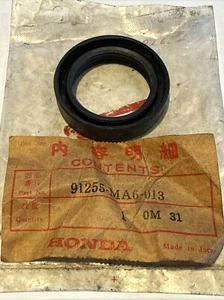 Honda CB450/550 XR200 XL125 XBR500 VF400 Fork Seal 91255-MA6-013 - Picture 1 of 2