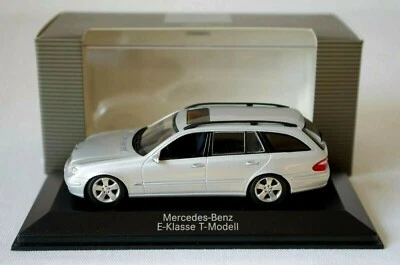 Mercedes-Benz E-Klasse T-Modell briliant silver Minichamps [B6 696 1961] - Image 1 of 4