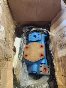 New Surplus Western Fluidyne Hydraulic Puston Pump 2520V21A141CC22R - Picture 1 of 6