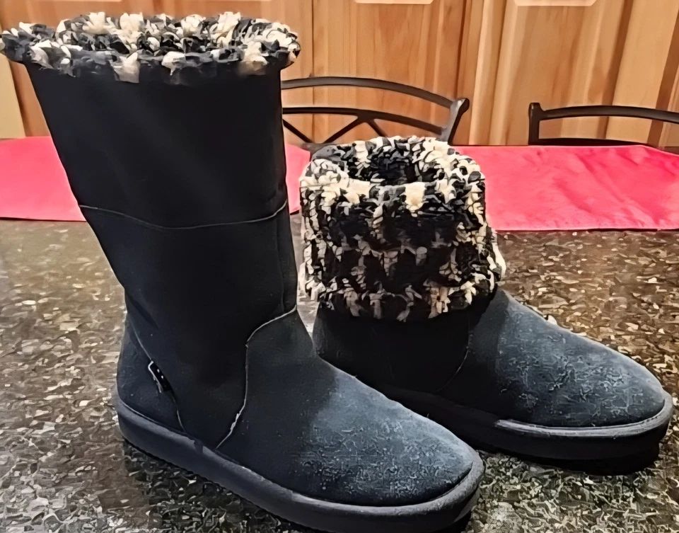 Bota de tornozelo Michael Kors JULIA camurça falsa/shearling preta/castanho logotipo MK usada - Imagem 1 de 4