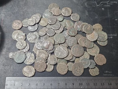 Ancient Late Roman Bronze Coin 1 from lot - Image 1 of 3