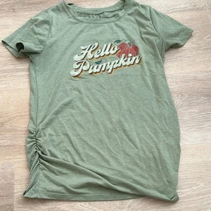 Sonoma maternity tee hello pumpkin Size Small Green - Picture 1 of 2
