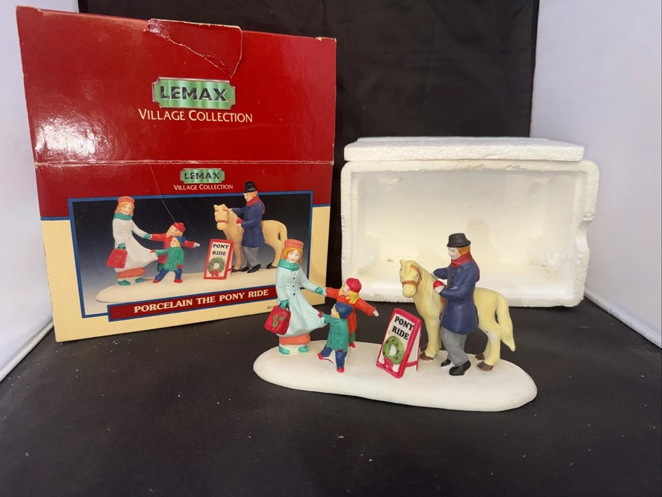 РОЖДЕСТВО - LEMAX 1997 - ФАРФОРОВАЯ ДЕРЕВЕНСКАЯ КОЛЛЕКЦИЯ - ПОЕЗДКА НА ПОНИ - 73218 - Изображение 1 из 4