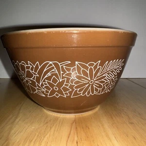 Cuenco vintage Pyrex marrón con flores Woodland 750 ml - Imagen 1 de 9