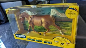 Breyer Tradicional Soleado #1463 Chica del Tiempo Caza del Tesoro Caja Sin Abrir Fuera de Uso 1/9 - Imagen 1 de 14