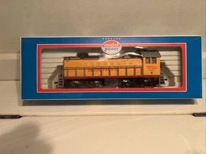 Model Power Ho Scale Union Pacific Locomotive 6833 1000 HP Yard Switcher 🔥NIB - Picture 1 of 6