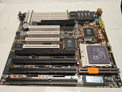 Premium Socket 3 SET SOYO SY-4SAW2 VIP Motherboard PCI ISA VL-Bus + CPU & 16 MB - Image 1 of 4