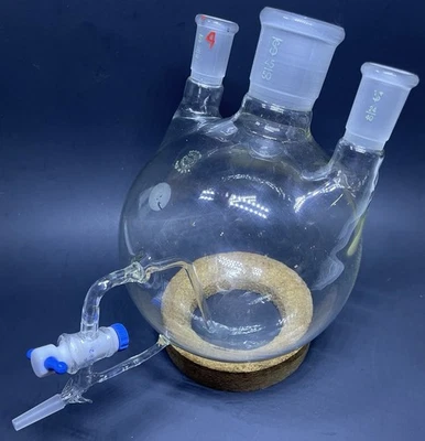 Pyrex 3000mL 3 Neck Flask 24/40 45/50 integrated PTFE drain & internal dip tube - Image 1 of 4