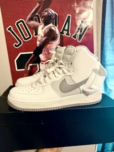 NIKE AIR FORCE 1 HIGH 07 LV8 SAIL/MEDIUM GREY-LIGHT BONE SZ 11.5 DM0209-100 - Picture 1 of 6