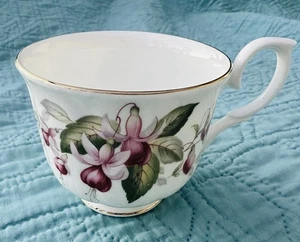 Royal Kingston English Bone China Teacup Gold Gilded Edge Duchess Fuchsia Pink - Picture 1 of 8