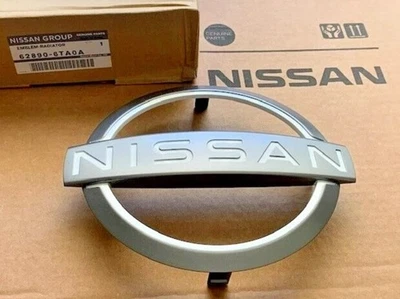 Logotipo emblema grade frontal genuíno ⭐OEM⭐ Nissan Pathfinder 2022-2025 62890-6TA0A - Imagem 1 de 4