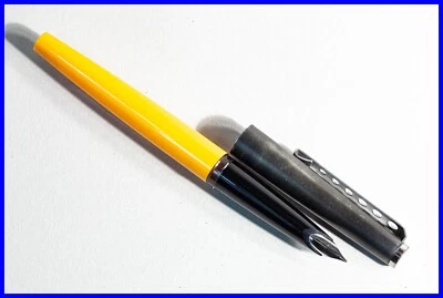 Pluma Estilográfica MONTBLANC Carrera 1975 De Colección Naranja y Negro EF Acero Nuevo en Caja Foto 1 de 4