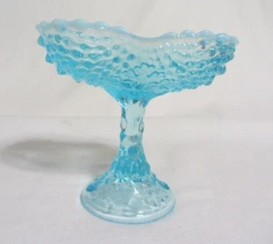 Plato de caramelo de compota pedestal de borde opalescente de vidrio azul aguamarina de colección diseño raro - Imagen 1 de 7