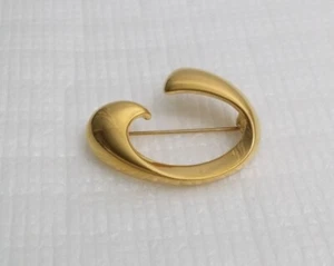 Broche MONET Vintage Firmado Tono Dorado - Imagen 1 de 5