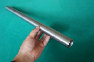 Tubo de metal de titanio grado 9 (1,25"" x 0,035"" x 20"") 1-1/4 in tubo redondo - Imagen 1 de 3
