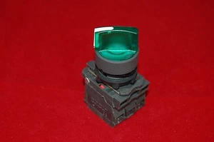 22mm ILLUMINATED Selector switch 3 Position Fits Green XB5 AK153B5 24V Momentary - Picture 1 of 2