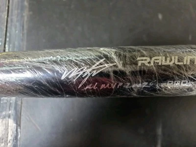 Miguel Tejada • Firmado 2002 AL MVP Black Rawlings Bat (Schwartz) Foto 1 de 4