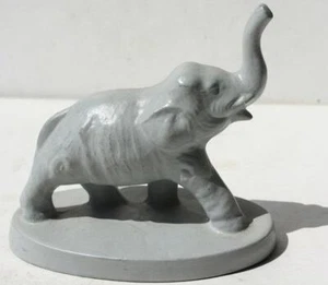Elephant Figurine Ceramic Gray on Oval Base 1988 RH 4 Leaf Clover Marked Bottom - Picture 1 of 1