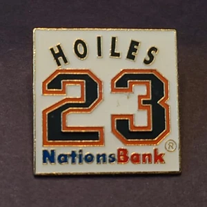 1990 MLB Baltimore Orioles, Chris Hoiles Nations Bank SGA Lapel Hat Pin - Picture 1 of 3