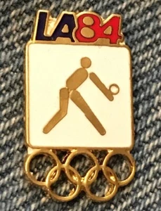 Insignia prendedor olímpico de voleibol ~ blanco ~ pictograma ~ 1984 Los Ángeles ~ LA - Imagen 1 de 2
