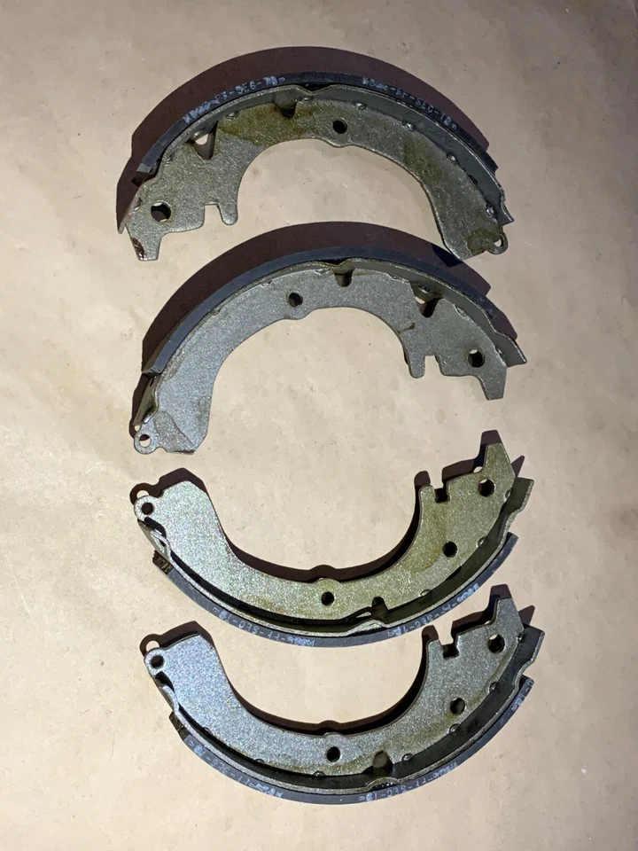 Juego de zapatas de freno traseras Corolla 1968-72 varios 7/8" X 1 3/8" 04495-2181 / 372 Foto 1 de 2