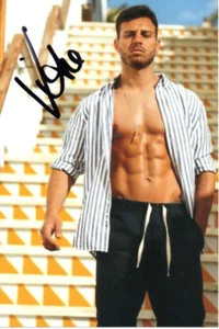 TV/DANCING: VITO COPPOLA SIGNED 6x4 SEXY MODELLING PHOTO+COA - Picture 1 of 1