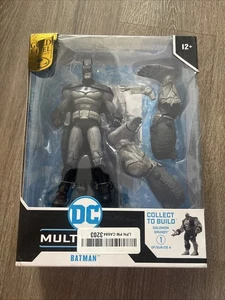 Mcfarlane DC Multiverse - Batman: Arkham City: Batman (Gold Label) Box beschädigt - Bild 1 von 11