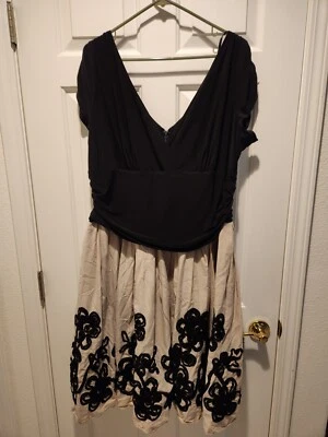 Vestido de Fiesta Colección Dressbarn Negro Taupe 3D Floral Bordado 20 2X Talla Grande Foto 1 de 4