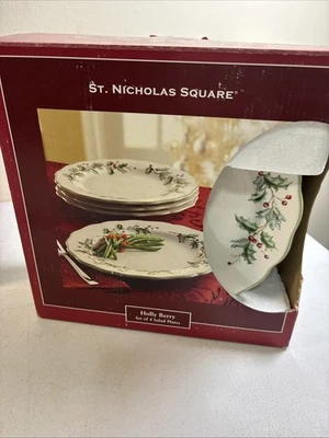 Juego de 4 platos cuadrados de ensalada de bayas de acebo de San Nicolás Navidad NUEVO en caja original Foto 1 de 4