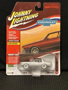 2022 JOHNNY LIGHTNING 1/64 1979 CHEVY MONTE CARLO WHITE LIGHTNING CHASE - Bild 1 von 5