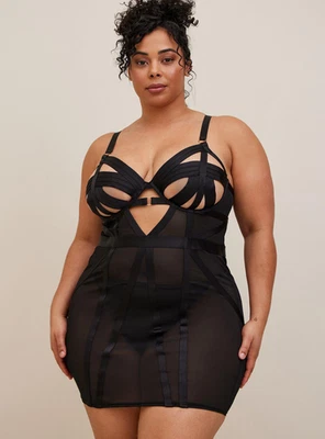 Novo com etiquetas Torrid Curve tamanho 3 (3X/22-24) chemise preta rica recortada com tiras SEXY! - Imagem 1 de 4