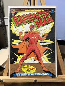 Radioactive Man #1 Bongo Glow in the Dark - Simpsons W/ poster Bagged And Board - Picture 1 of 4