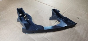 06-11 Chevrolet HHR Driver Side Head Light Lamp Support Bracket OEM 15836387 - Picture 1 of 7