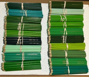 (380) Crayola Colored Pencils (Green Ombré Mix) BULK - Picture 1 of 14