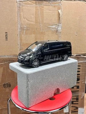 Minibús Mercedes Benz Viano LWB negro escala 1:18 modelo de coche fundido a presión (leer) Foto 1 de 4
