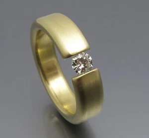 DISEÑO NEUMÁTICO - GRAN ANILLO TENSOR BRILLANTE - ORO 585 - DE ORFEBRERÍA PROPIA - Imagen 1 de 8