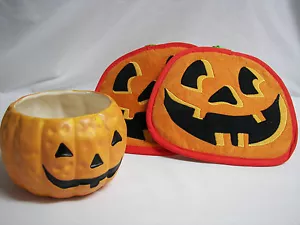 HALLOWEEN KÜRBISSE eine Keramikschale plus zwei Jack O' Laterne Topflappen B23 - Bild 1 von 5